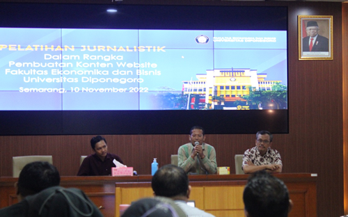 Jurnalis Jateng Today Mengisi Pelatihan Jurnalistik di Fakultas Ekonomika dan Bisnis Undip