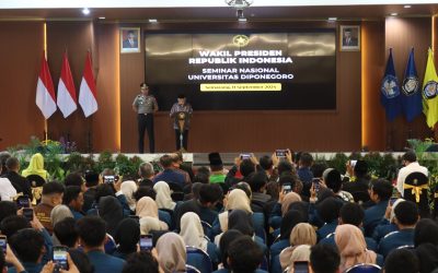 Seminar Nasional FEB UNDIP: Ekonomi dan Keuangan Syariah Dukung Perekonomian Nasional